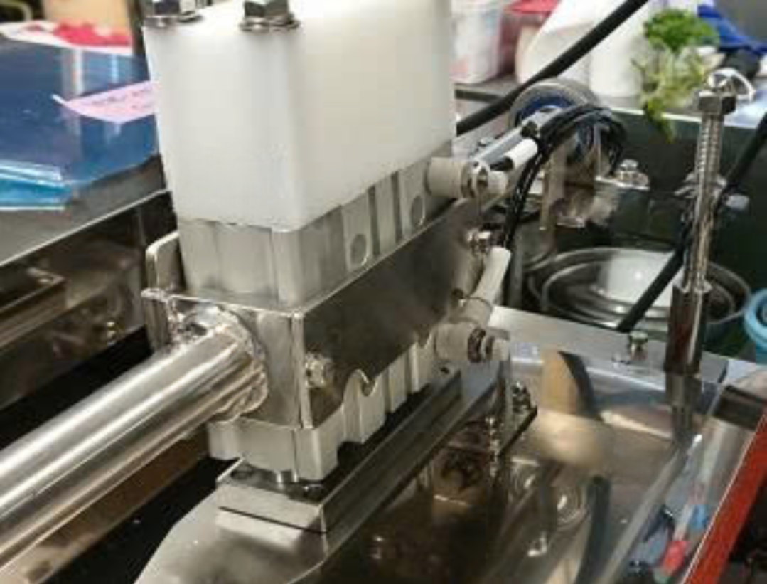 NÂNG TẦM SẢN PHẨM CỦA BẠN VỚI THIẾT BỊ TẨM BỘT TỰ ĐỘNG PB – 3600 – FSA – AII
